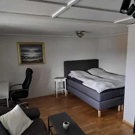 Sjarmerende Sted Med Vakker Utsikt - Naer Preikestolen Bed and breakfast