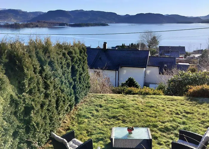 Rom Med Eget Bad Og Fin Utsikt Preikestolen Jørpeland